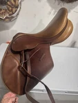 Bates Caprilli Cair Close Contact English Saddle Brown Leather Used. Fixed Price $1000.00.