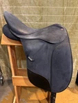 Wintec Pro 17 " English Saddle, Black. Fixed Price $175.00.